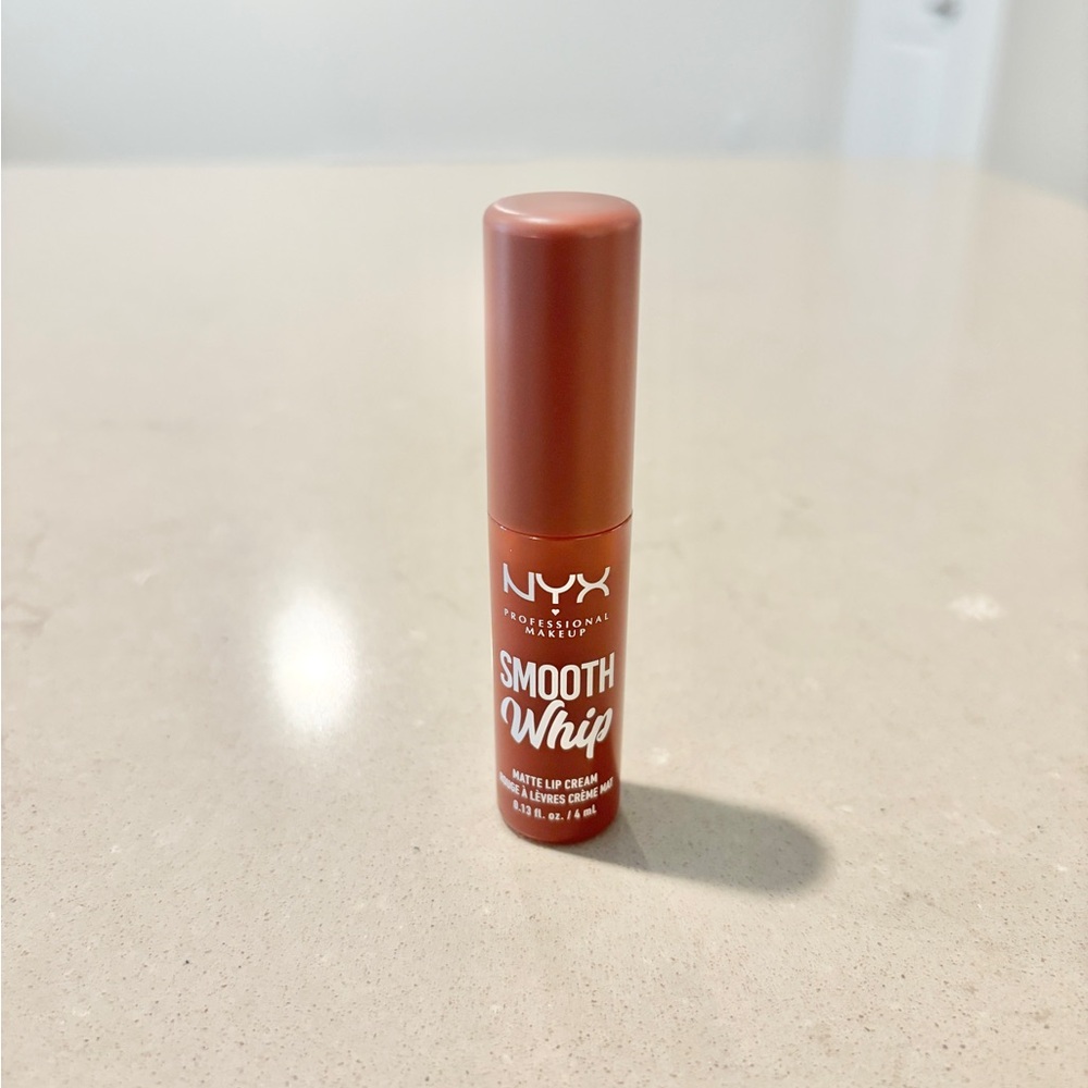 NYX Smooth Whip Matte Lip Cream Teddy Fluff Brown Nude Lipstick NEW